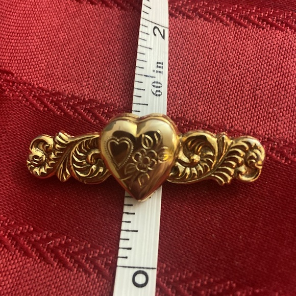 Vintage 80s 1928 Gold Tone Ornate Heart Locket Broach - Picture 5 of 5